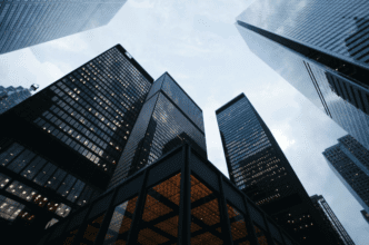 Banking in America Explained for Immigrants: A Complete Beginner Guide