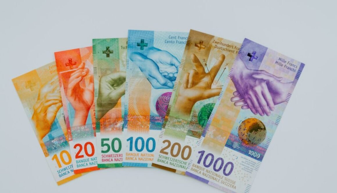 claudio-schwarz-htol9OLeW20-unsplash