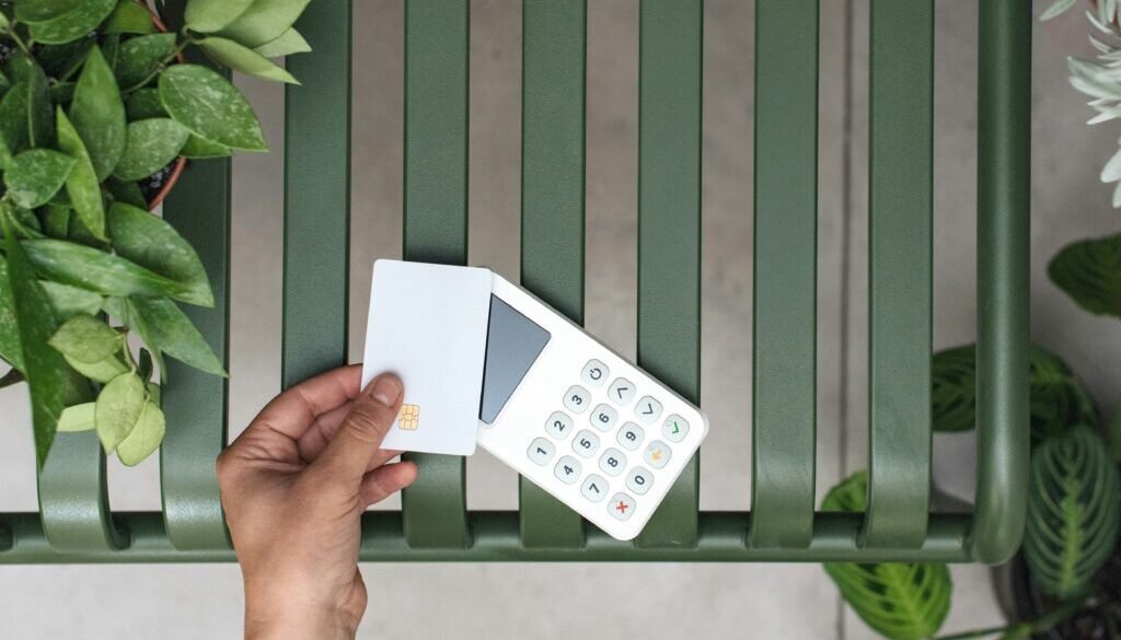 mockuuups-qLEttTmw6cM-unsplash