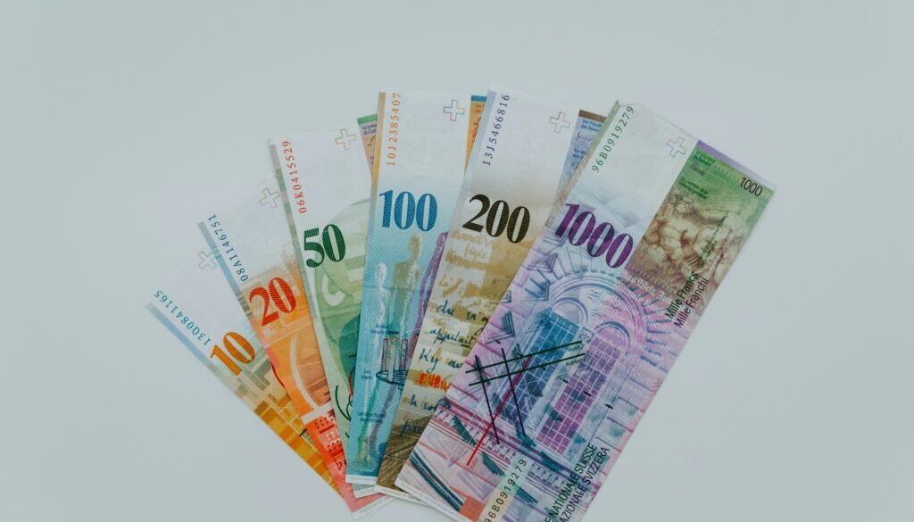 claudio-schwarz-4xXfkHOoIhg-unsplash